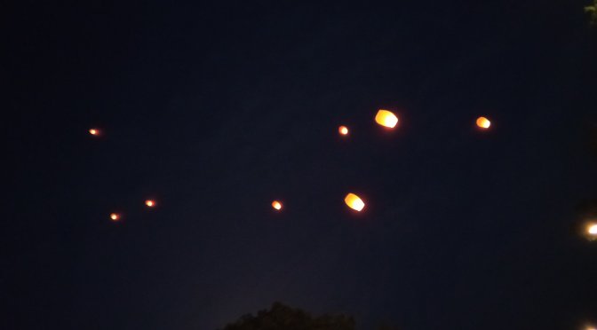 24 светещи фенера озариха небето над Столетово в чест на празника [ВИДЕО+снимки]